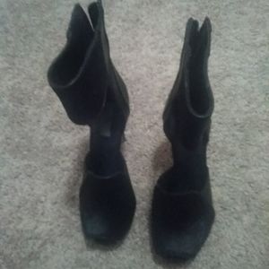 MIA LIMITED EDITION KITA - black pony